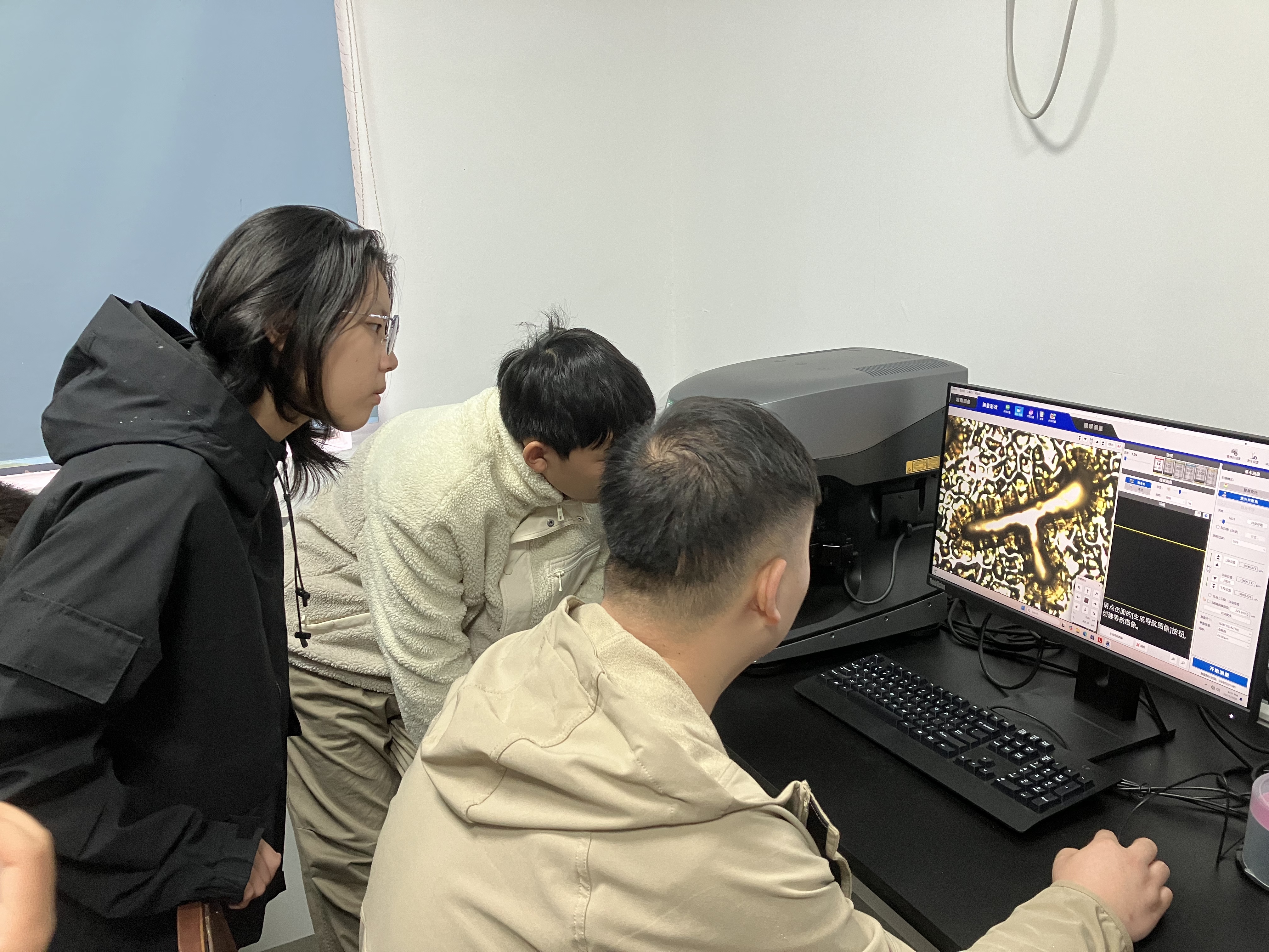 实验室参观6.jpg 实验室参观6.jpg