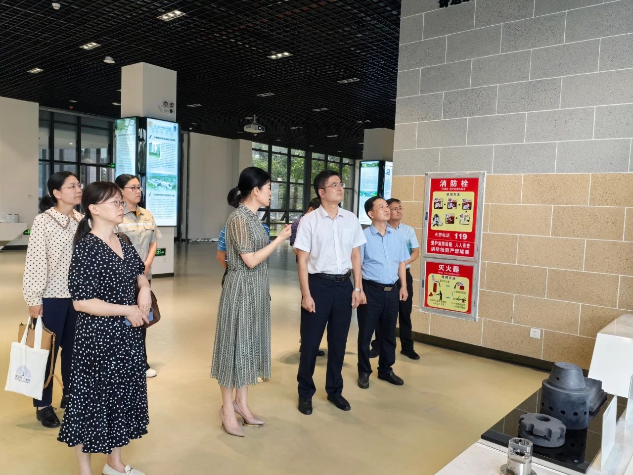 梅州市科技局局长徐万宝调研海西分院